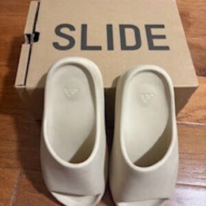 Yeezy Adidas Slide in Bone